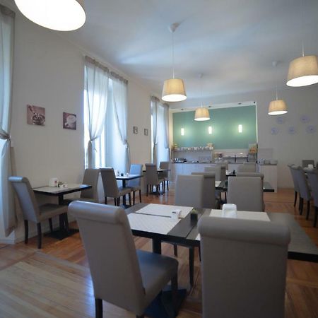 Hotel Moderno Lecco Exterior photo