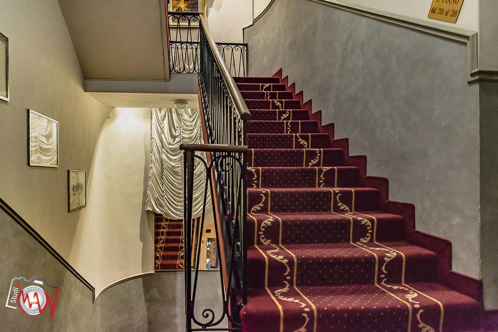 Hotel Moderno Lecco Exterior photo