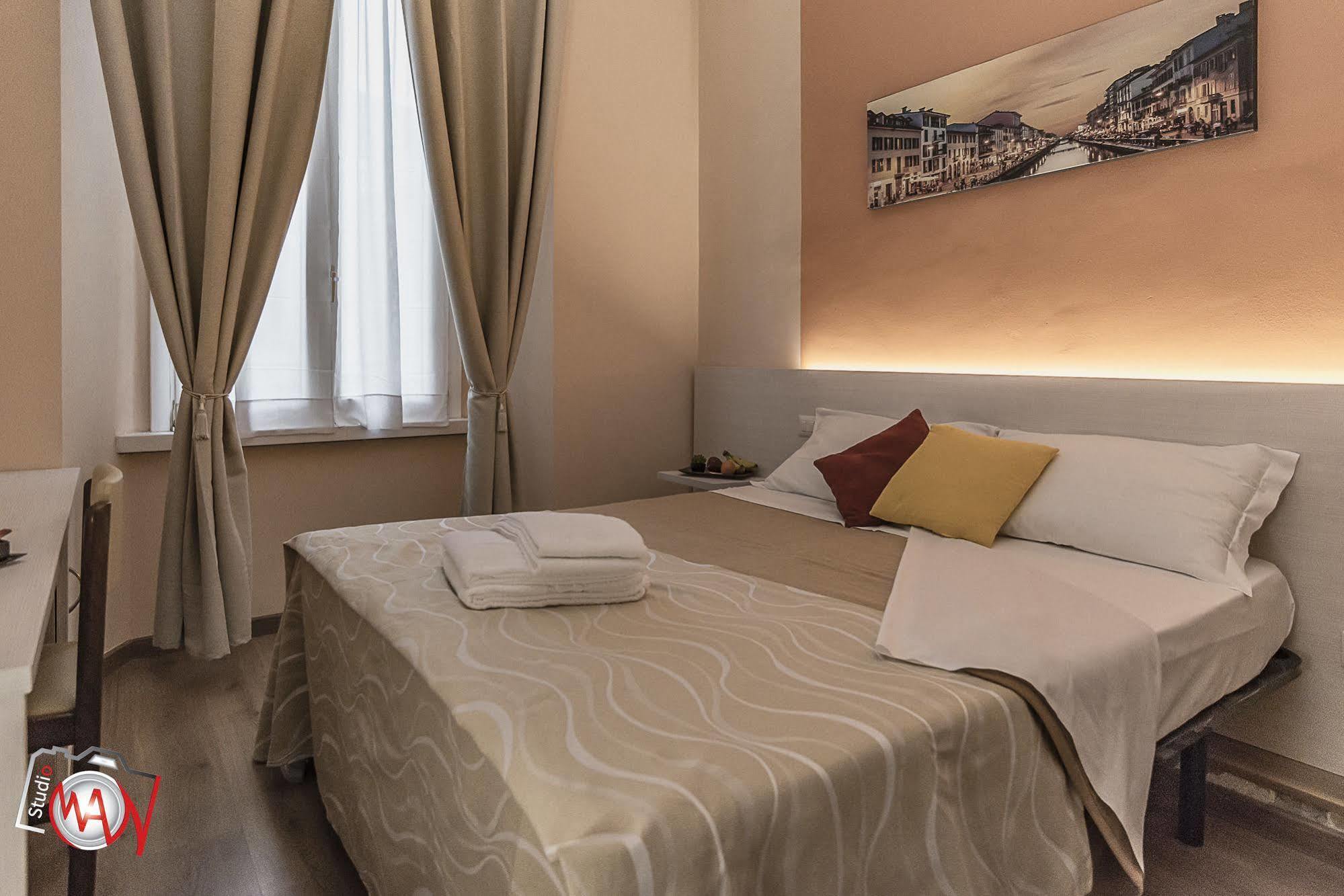 Hotel Moderno Lecco Exterior photo