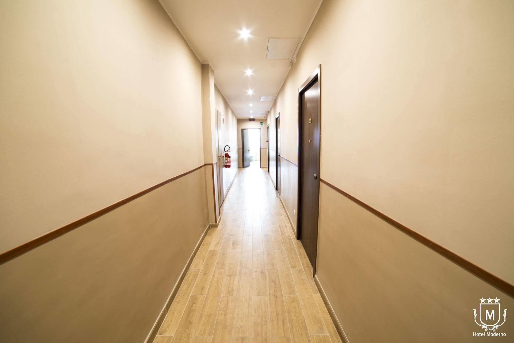 Hotel Moderno Lecco Exterior photo