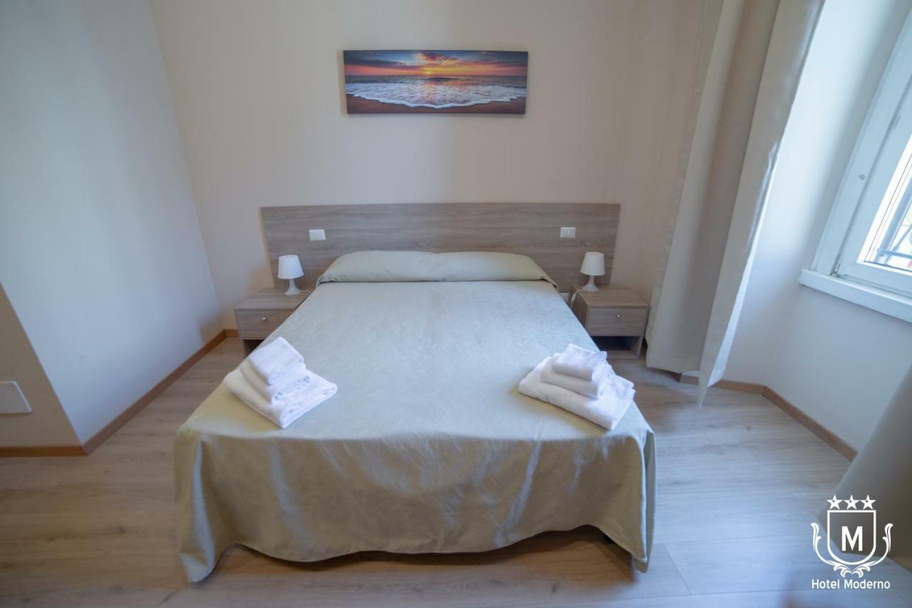 Hotel Moderno Lecco Exterior photo
